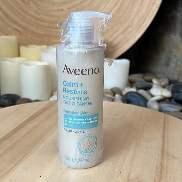 Aveeno Other - Aveeno Calm & Restore Nourishing Oat Cleanser